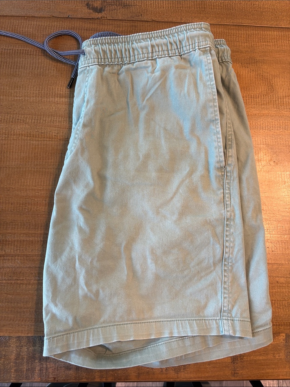 Casual Elastic-Waist Khaki Shorts